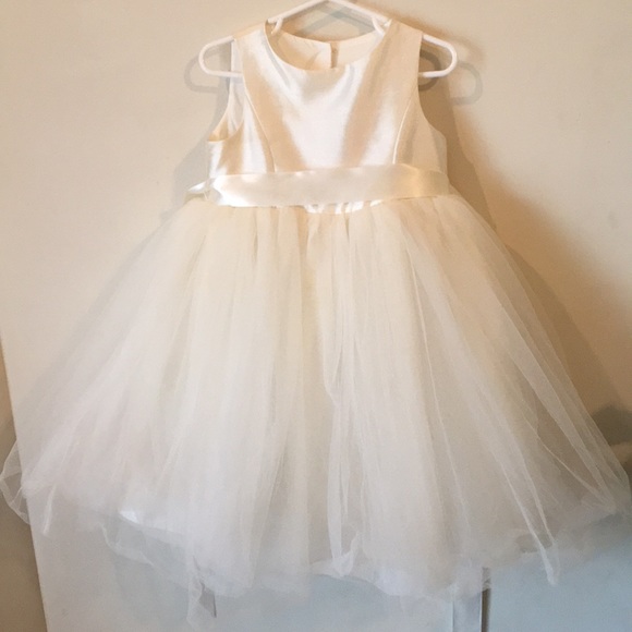 flower girl dress with tulle and ribbon waist